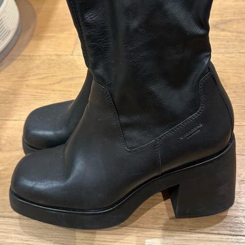 Vagabond black boots like new, size 39