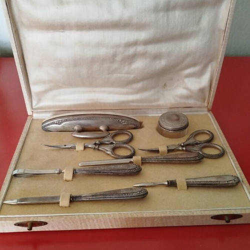 Antique manicure set in case like new, early 20th century