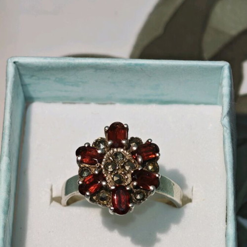 925 Silver Ring new with red garnet, size 19