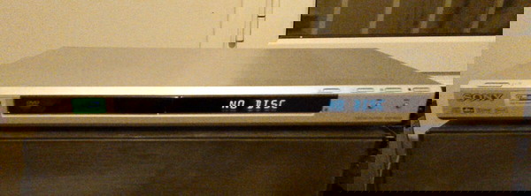 SONY DVP NS32 - DVD/CD player & remote control