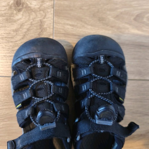 Keen Newport H2 size 30 used black sandals for kids