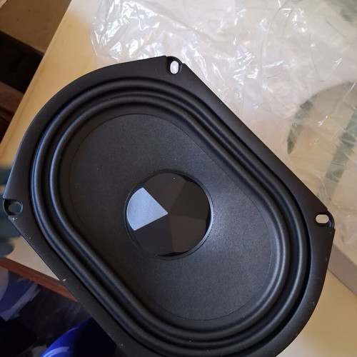 TB Speakers W69-1042M 4Ω Woofer like new