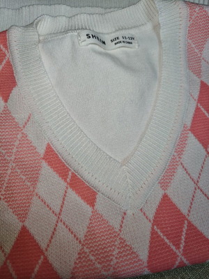 Girls' vest new, size 9 to 10 years