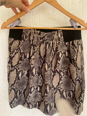 Zara satin skirt used, medium size, mini with elastic waist
