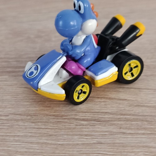 Nintendo Mario Kart Yoshi Hotwheels φιγούρα 2018 μεταχειρισμένη, σκούρο μπλε