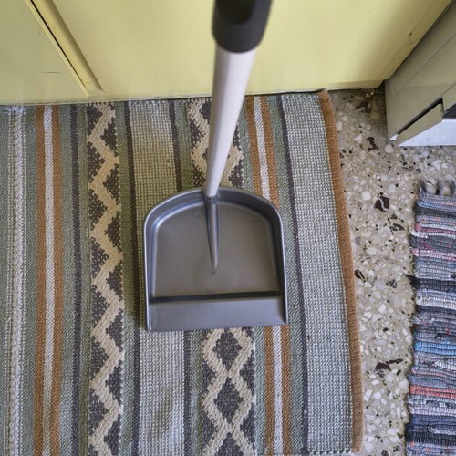Large dustpan with handle new