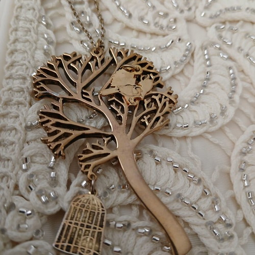 Vintage necklaces set of 2, gold plated, like new