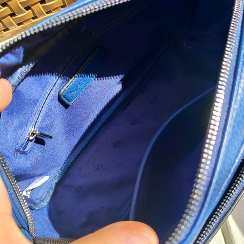 Verde crossbody bag blue like new