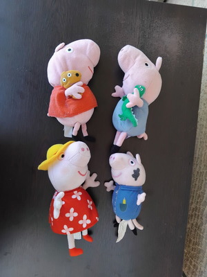 Σετ 4 λούτρινα Peppa Pig σαν καινούργια, το ένα με ήχο