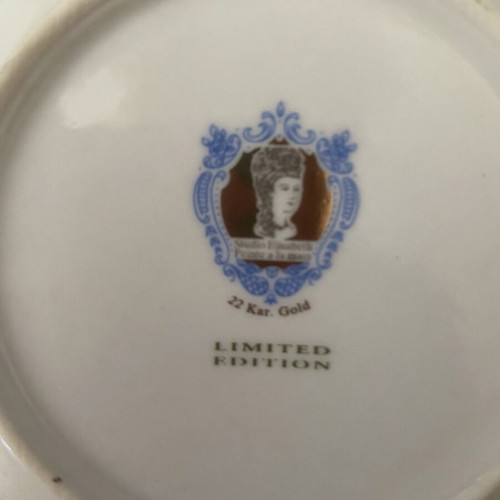 Studio Elisabeth collectible porcelain plates set of 6 handpainted with 22K gold used