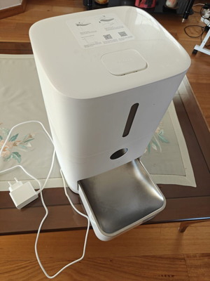 Xiaomi Smart Pet Food Feeder 2 used, automatic feeder for cats and dogs