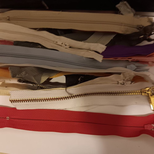 Zippers used, pack of 19 small assorted colors