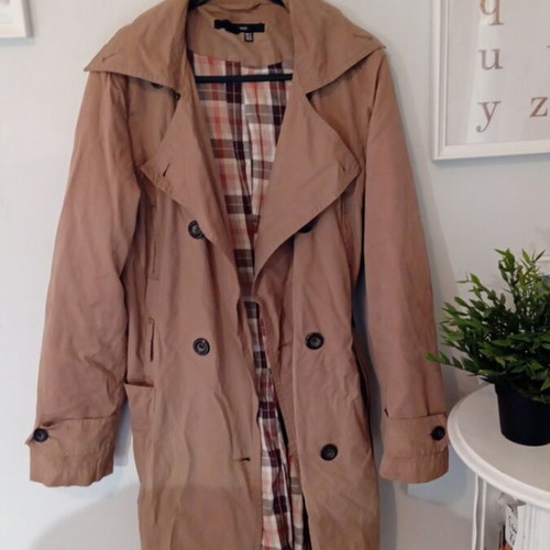 Zara coat size M used, beige