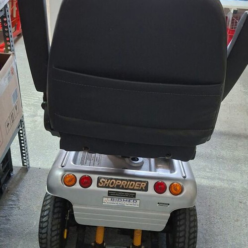 Electric wheelchair with battery