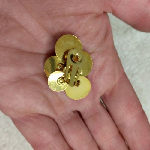 Button earrings new in gold and silver, two pairs