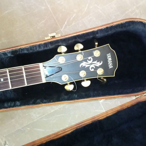 Yamaha APX-8A acoustic guitar like new with case