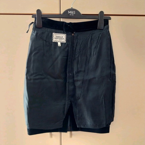 Kostetsos Vassilis velvet skirt used, size Xsmall, black