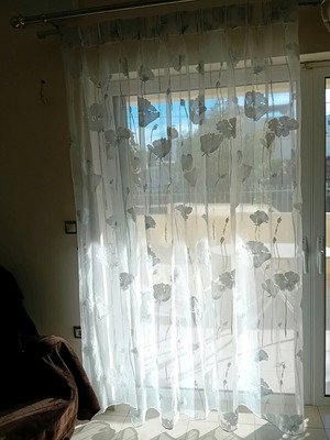 Organza curtain like new with tulip design