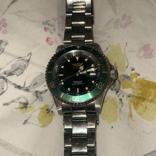 Invicta wristwatches, 2 pieces, green quartz and black automatic