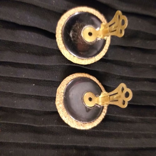 Earrings with natural linen used, clip-on in earthy colors