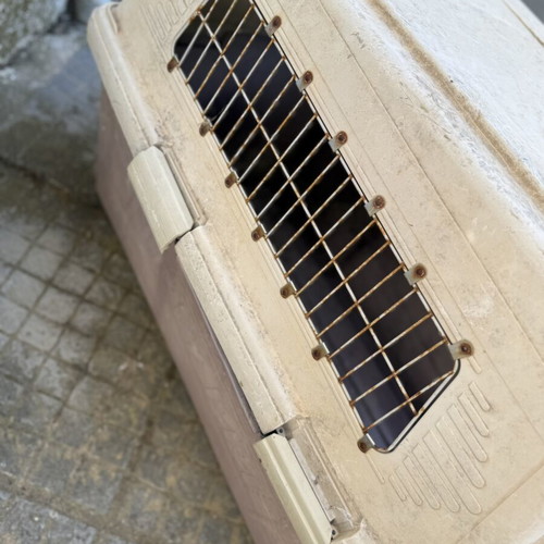 Pet Carrier large size used with metal door and ventilation