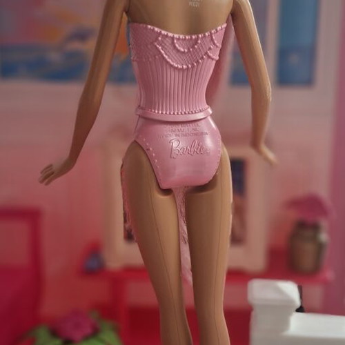 Barbie doll with very long hair like new