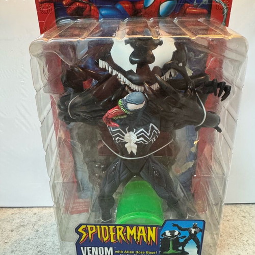 Venom figure Marvel Toy Biz new with Alien Ooze base Spider-Man 2002