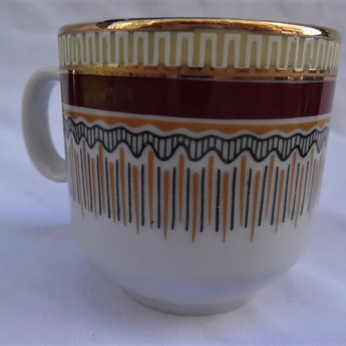 Porcelain cups set of six with meander design and gold finishes