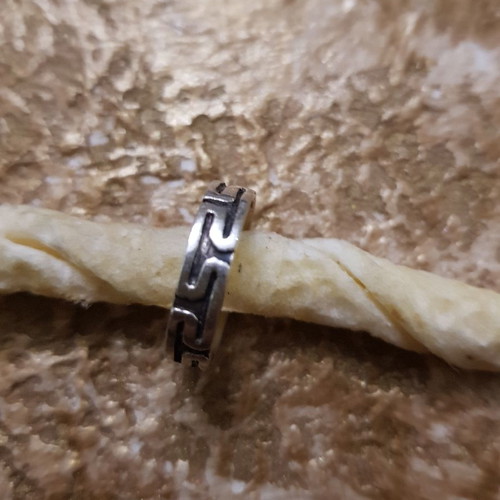 Silver ring used