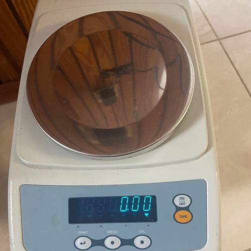 Scale like new