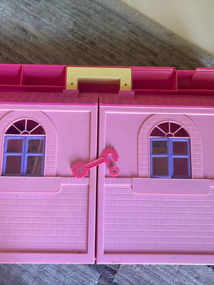 Dollhouse used, vintage from 1989