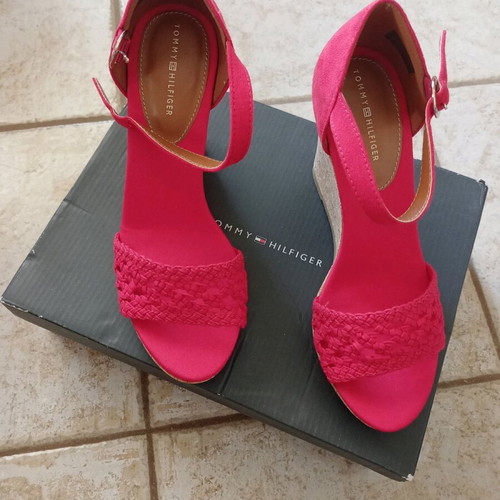 Tommy Hilfiger women's platforms new, red with cork