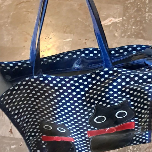 Large shoulder bag with zipper like new, white and blue