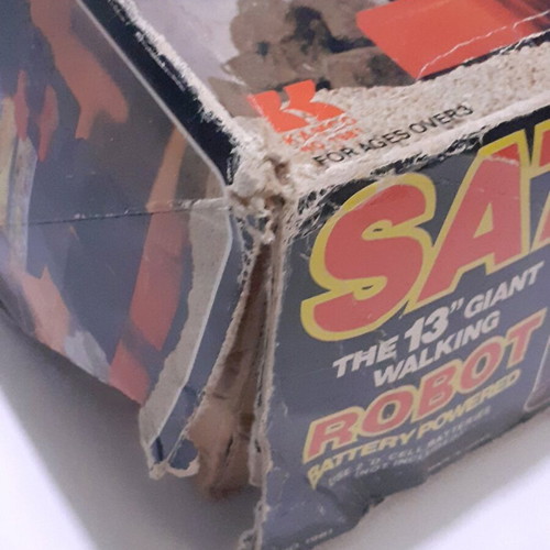 Kamco Saturn TV Robot used with worn box