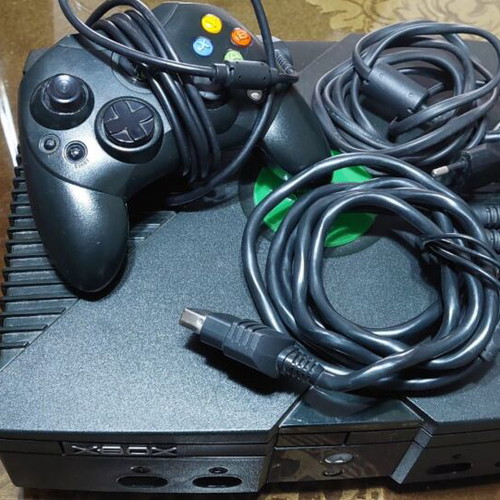 Xbox Original console with controller, power supply and AV cable