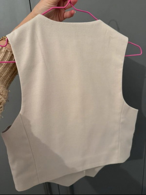 Zara sleeveless vest beige XS new
