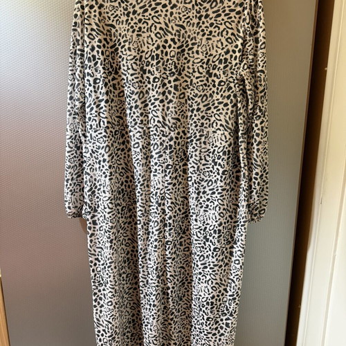 Zara midi leopard dress like new, cream and black, size L