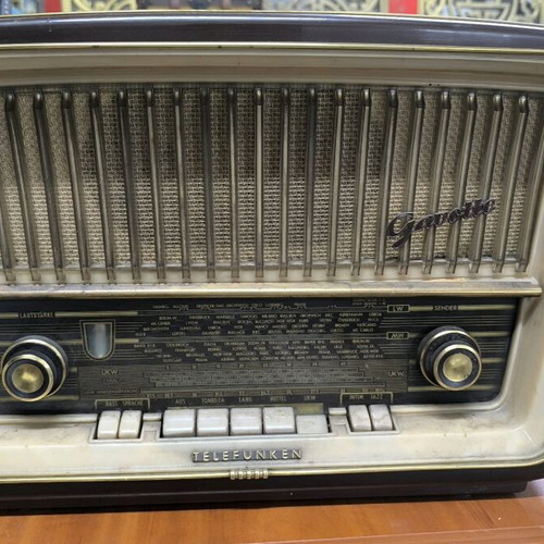 Vintage Telefunken radio used, fully functional