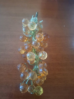 Glass decorative grape cluster like new