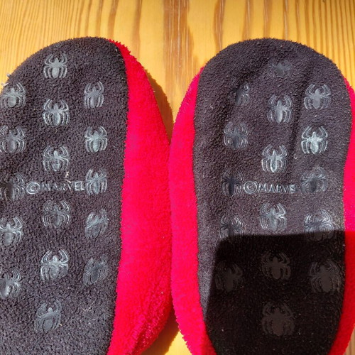 Spiderman slippers size 28 used, blue and red