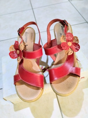 Boxer platform leather sandals, size 37, red