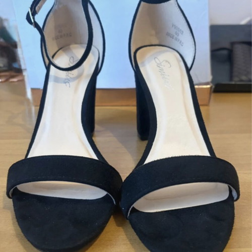 Suede black sandals new, size 40, platform style
