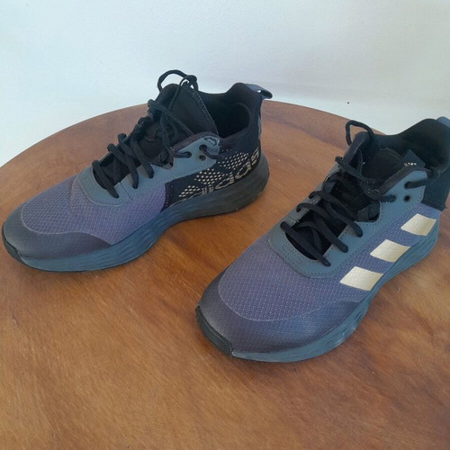 Adidas men's athletic shoes size 40 like new, gray and gold