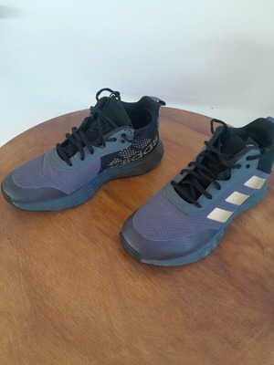 Adidas men's athletic shoes size 40 like new, gray and gold