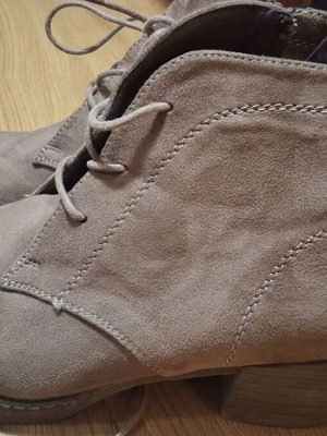 Parex ankle boots like new beige size 40 with low heel