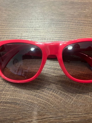 Sunglasses with red-pink frame, recently replaced lenses