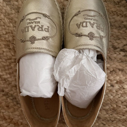 Prada leather espadrilles like new, gold, size 36