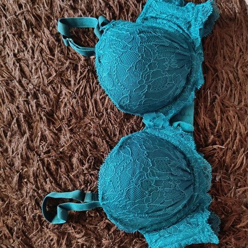 Lace bra new, turquoise, size 75B