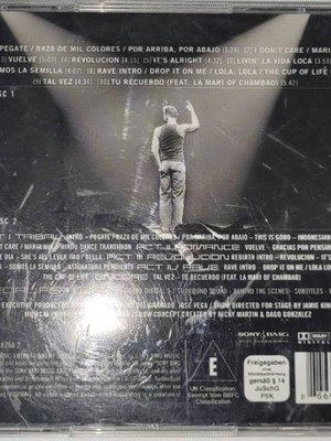 Ricky Martin Black And White Tour DVD като нов