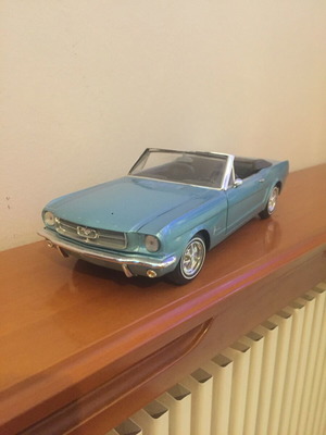 Car 1:18 Mustang Cabriolet like new